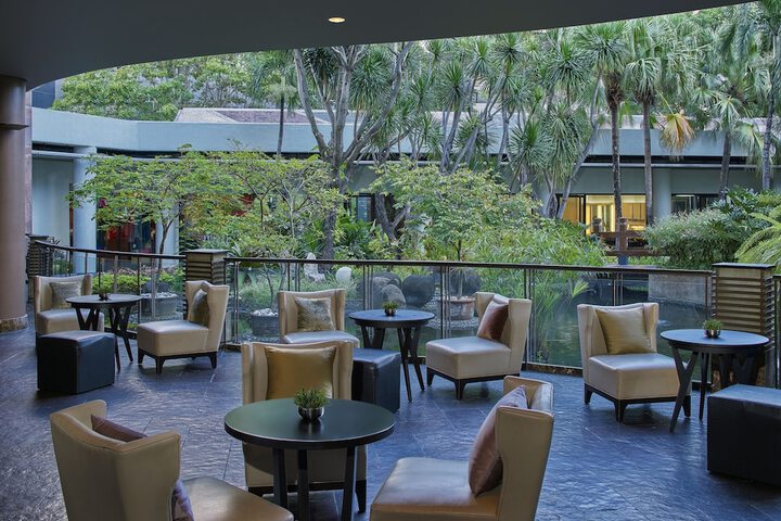 Entrance & Lobby