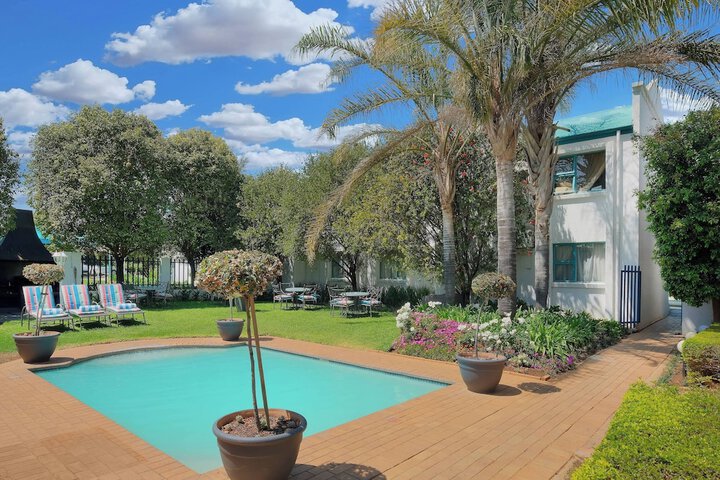 Pool Hotel