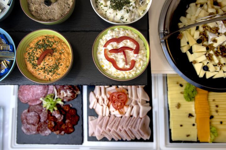 Dining 50 of 80
