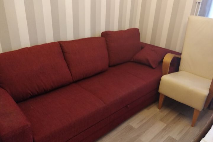 Room 2 of 8