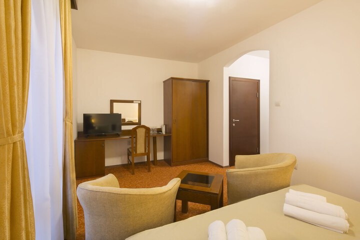 Room 25 of 95