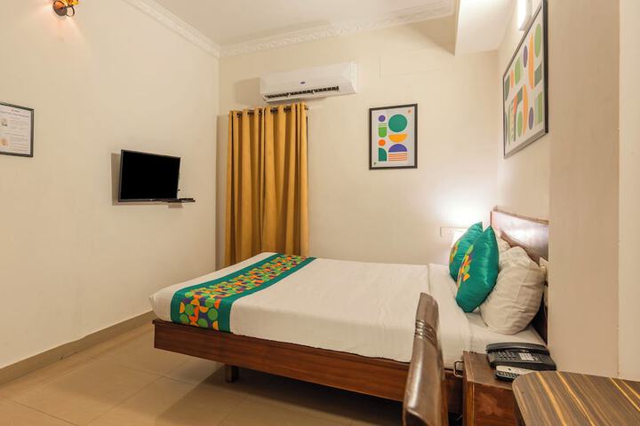 Room 8 of 48