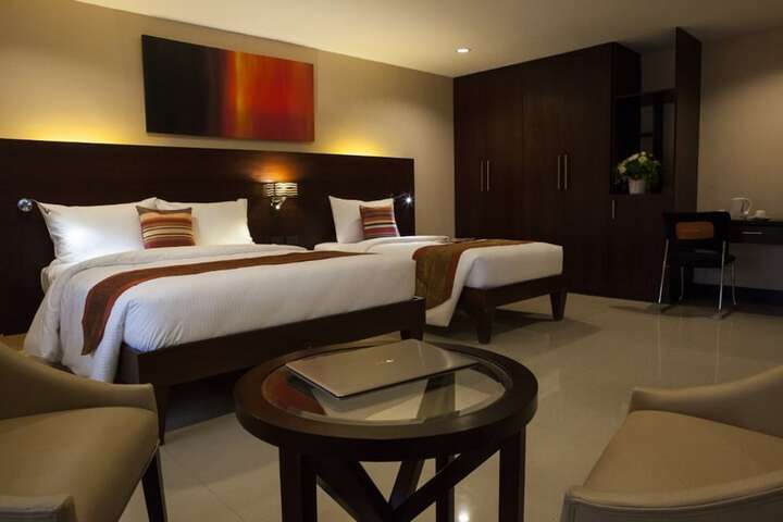 Room 12 of 40
