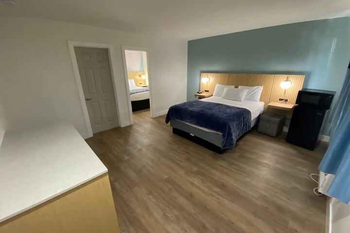 Room 16 of 36