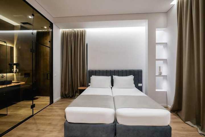 Room 9 of 189