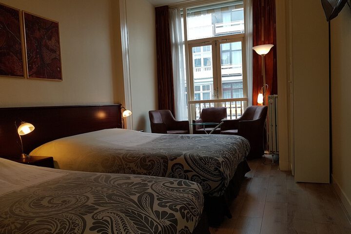 Room 33 of 63