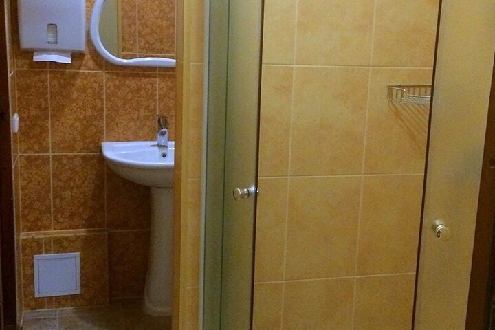 Room 18 of 34
