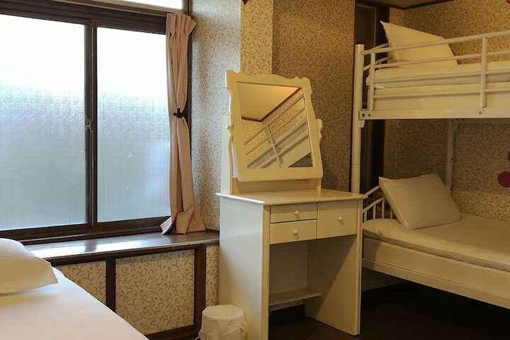 Room 27 of 67