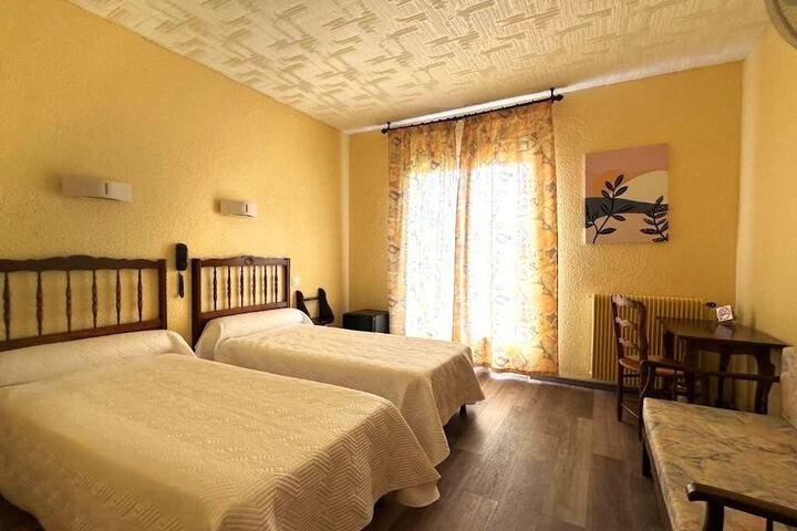Room 4 of 13