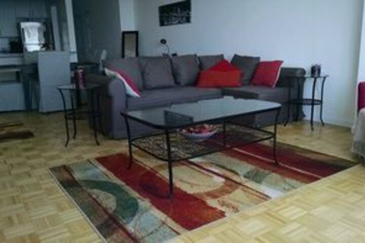 Room 10 of 12