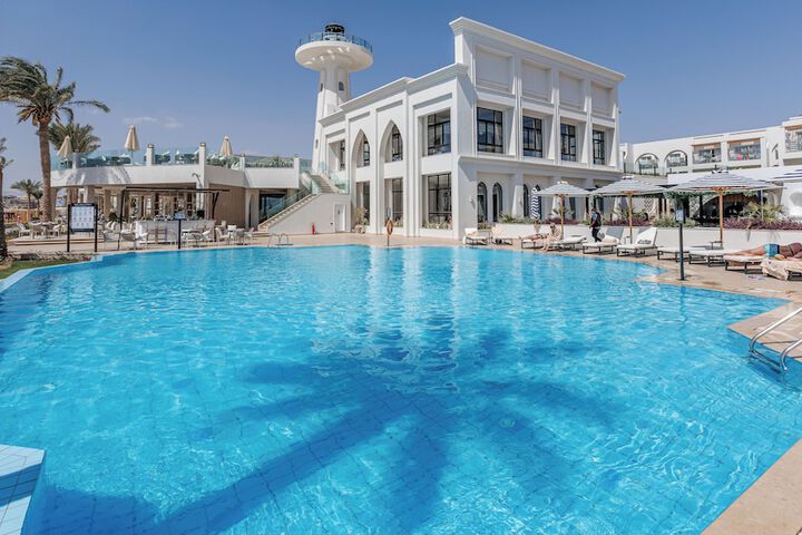 Pool 51 of 85