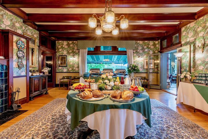 Dining 193 of 288