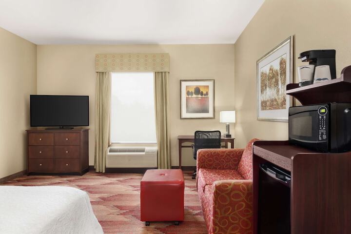 1 King Bed (6 of 19)