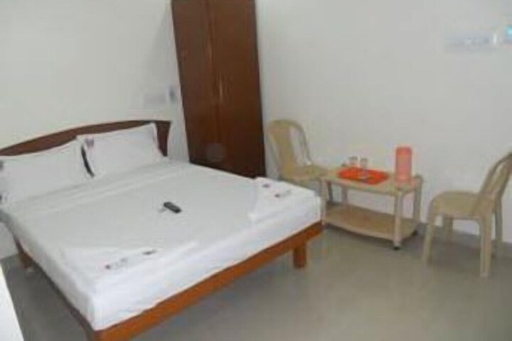 Room 12 of 21