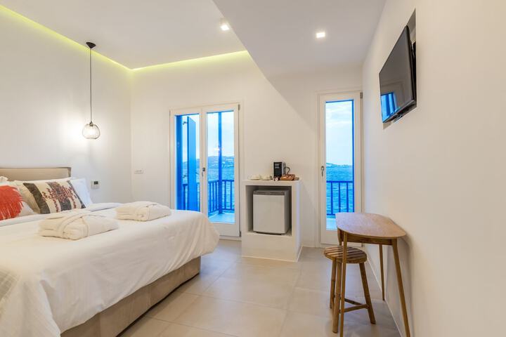Room 3 of 44