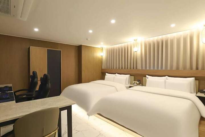Room 45 of 109