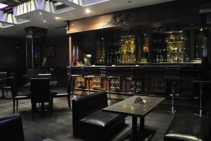 Lounge 9 of 12