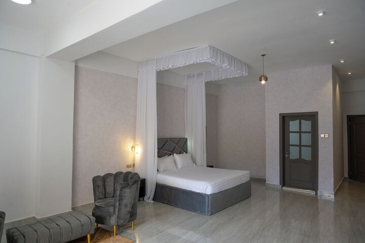 Room 36 of 63