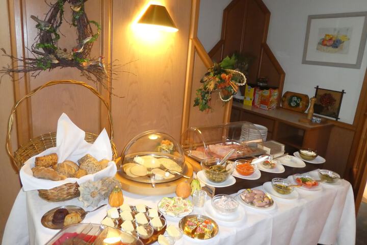Dining 41 of 50