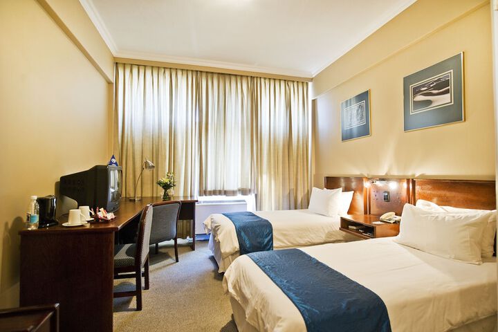 Room 7 of 25