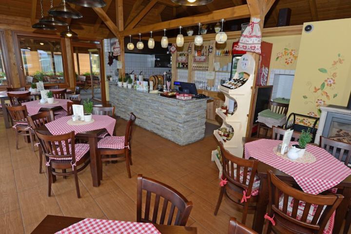 Dining 43 of 67
