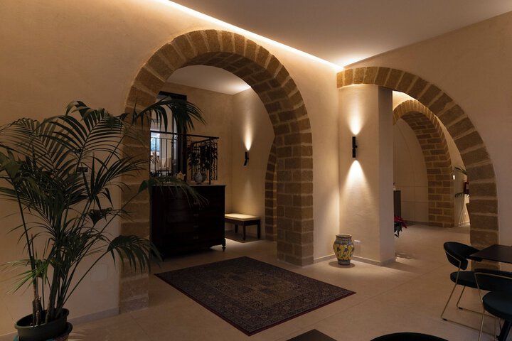 Entrance & Lobby
