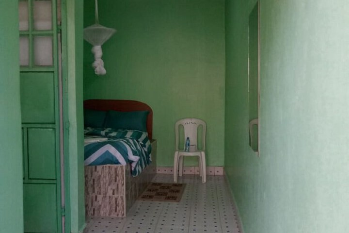 Room 5 of 17