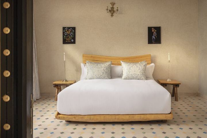 Room 8 of 80
