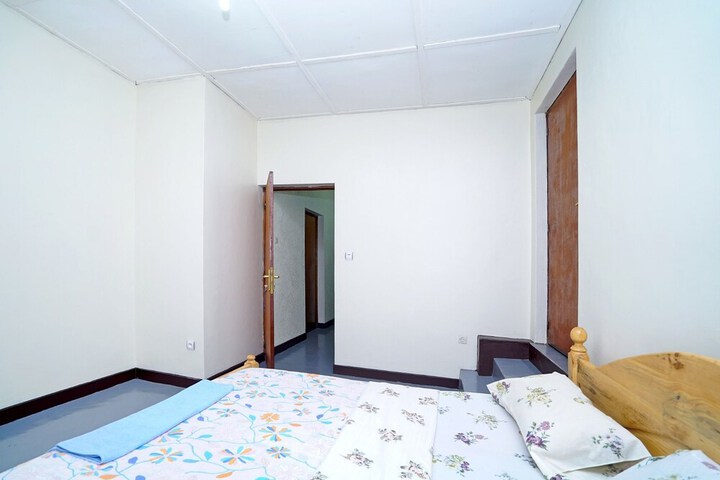 Room 11 of 29