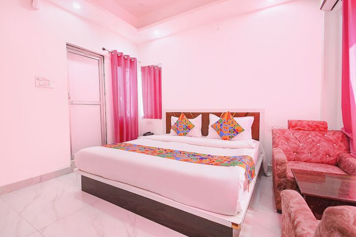 Room 16 of 32