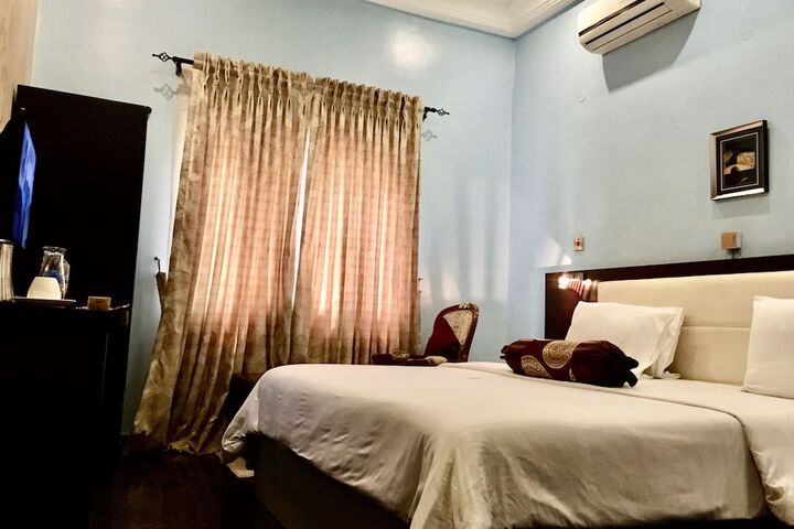 Room 11 of 55