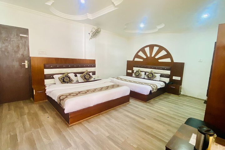 Room 11 of 21