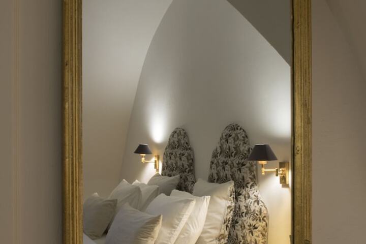 Room 34 of 95