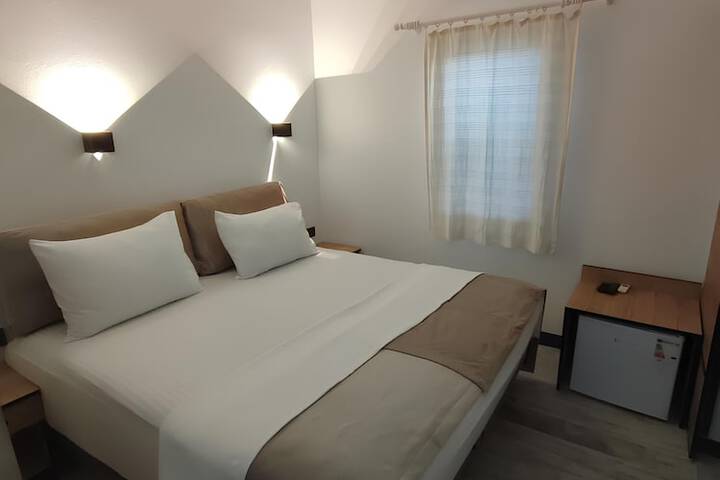 Room 9 of 21