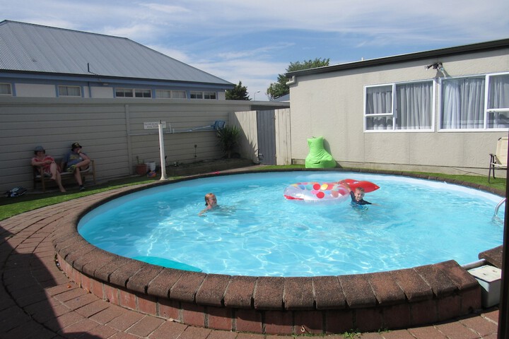 Hotel Pool