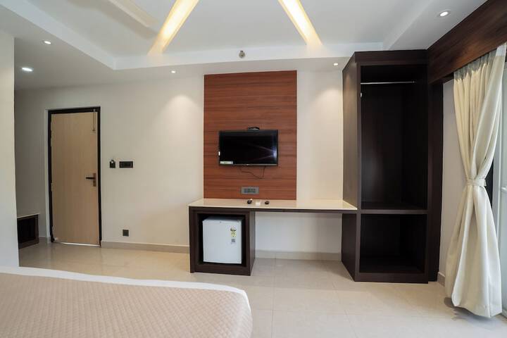 Room 15 of 174