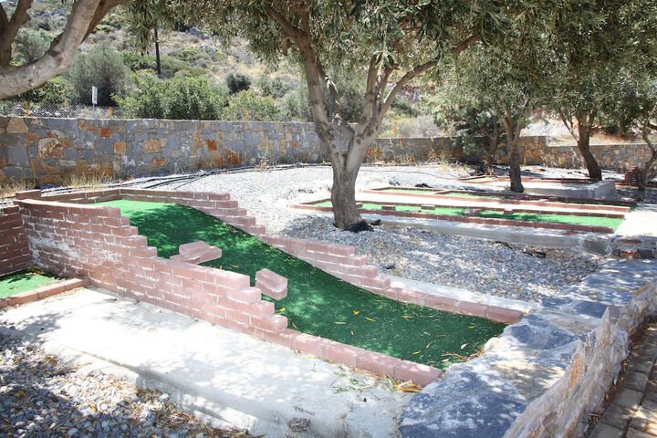 Mini-golf