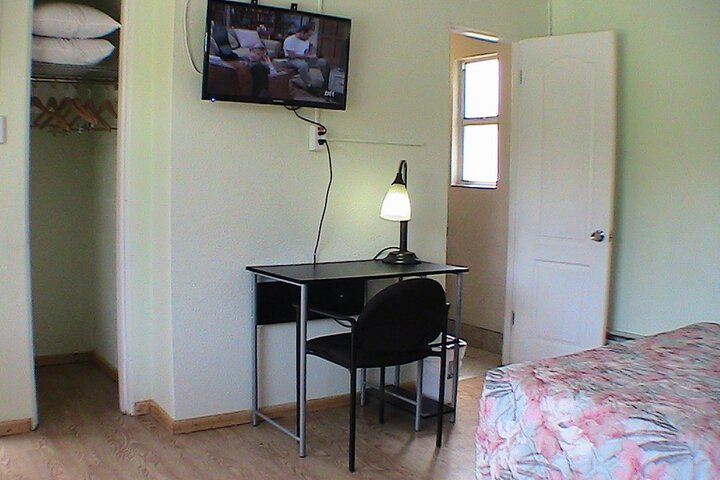 Room 6 of 32