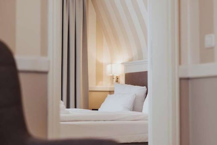 Room 3 of 18