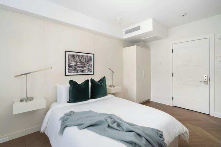 Room 1 of 25