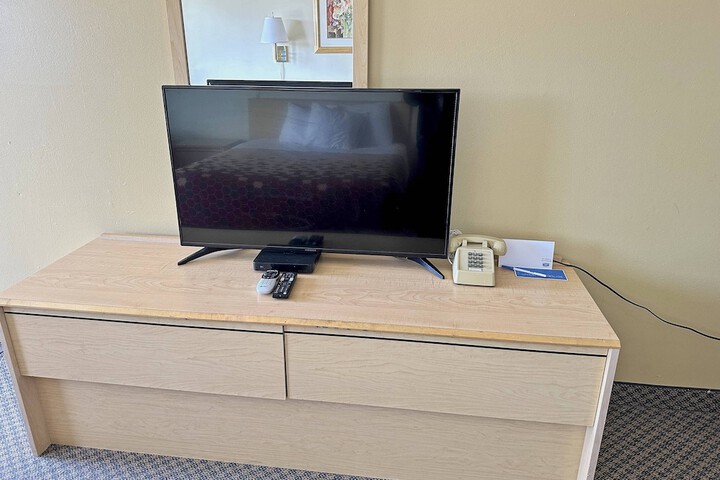Room 15 of 36