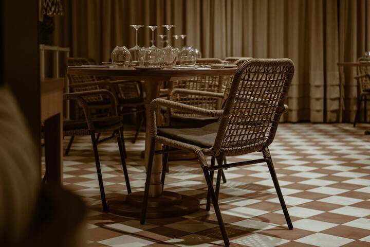 Dining 116 of 177