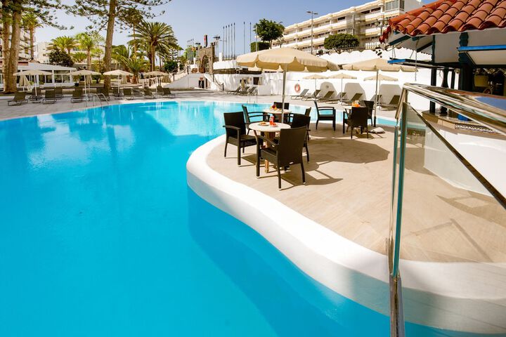 Pool Hotel
