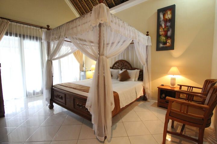 Room 4 of 68