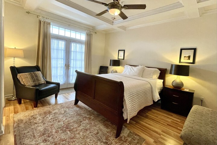 Room 18 of 90