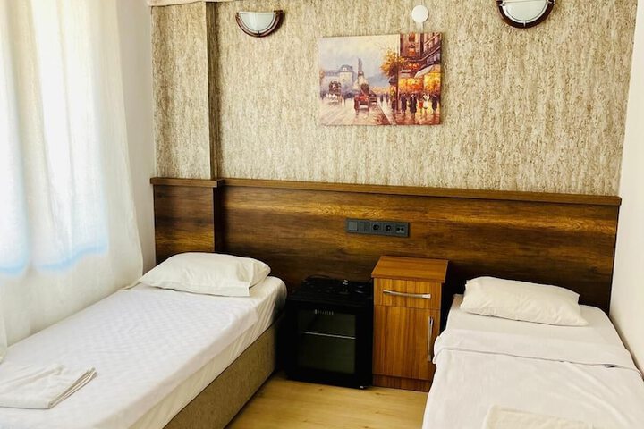 Room 11 of 26