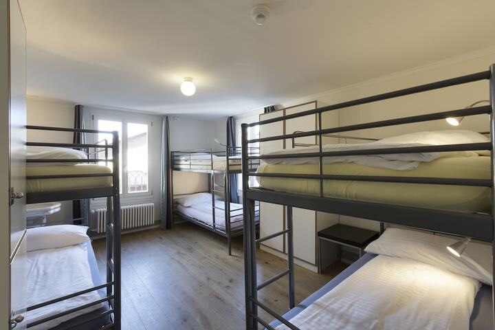 Room 11 of 35