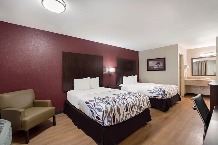 Deluxe 2 Double Beds (8 of 10)