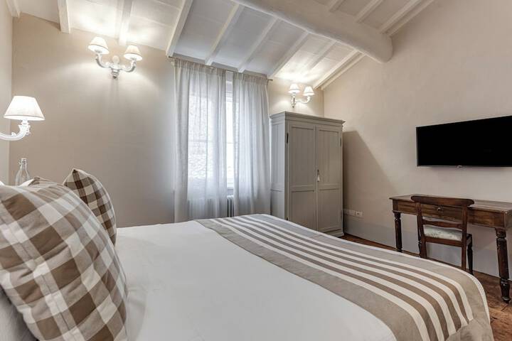 Room 25 of 124