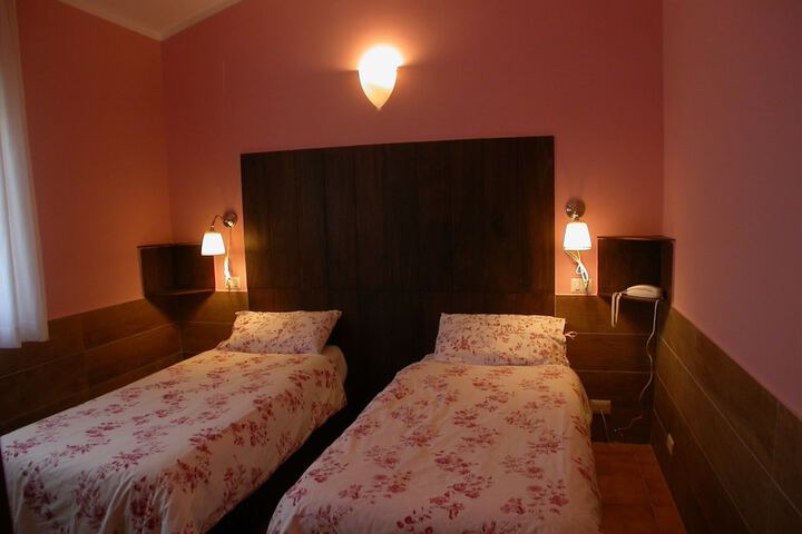 Room 5 of 65